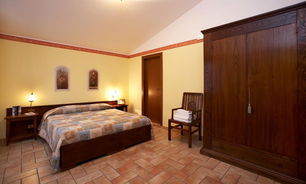 Casale Favilluta Guest House Petrignano Bilik gambar